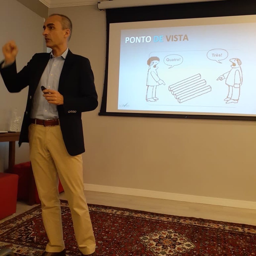 Rafael apresentando o Método R.A.F.A.E.L.